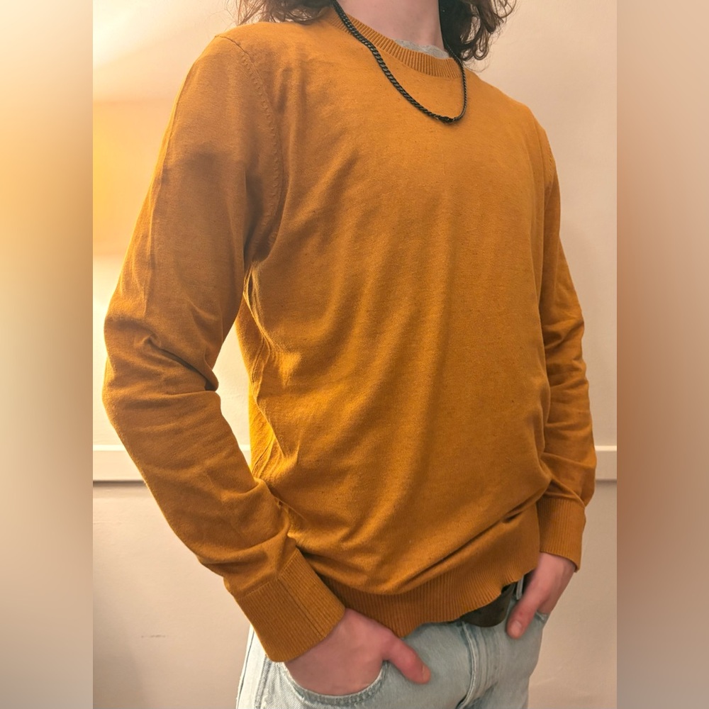GAP Men's Golden Lightweight Crewneck Sweater